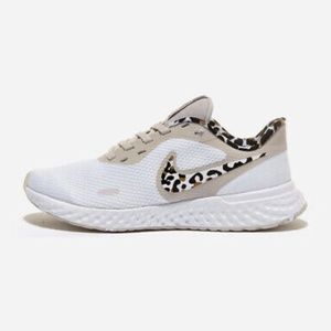 Nike Revolution 5 PRM